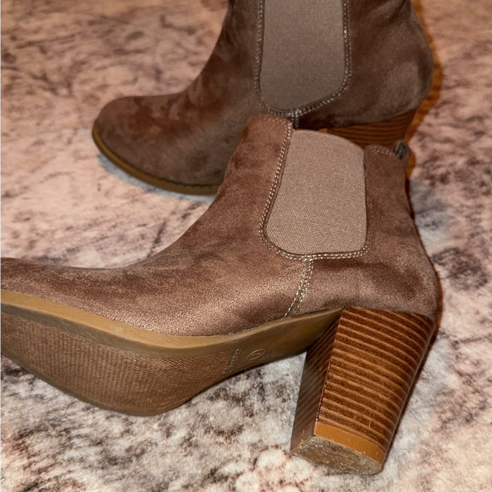 Chic Brown Suede Ankle Booties